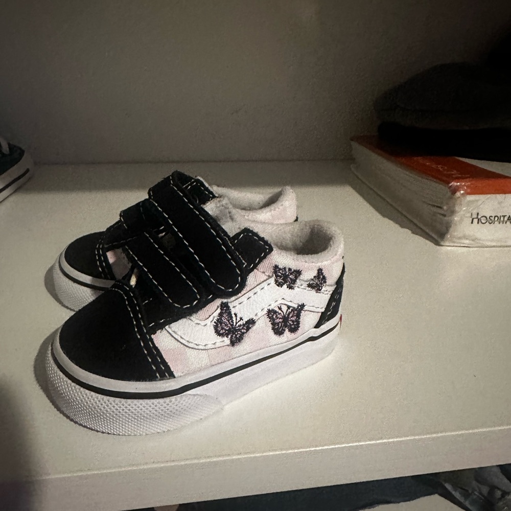 Cute baby girl vans size 2